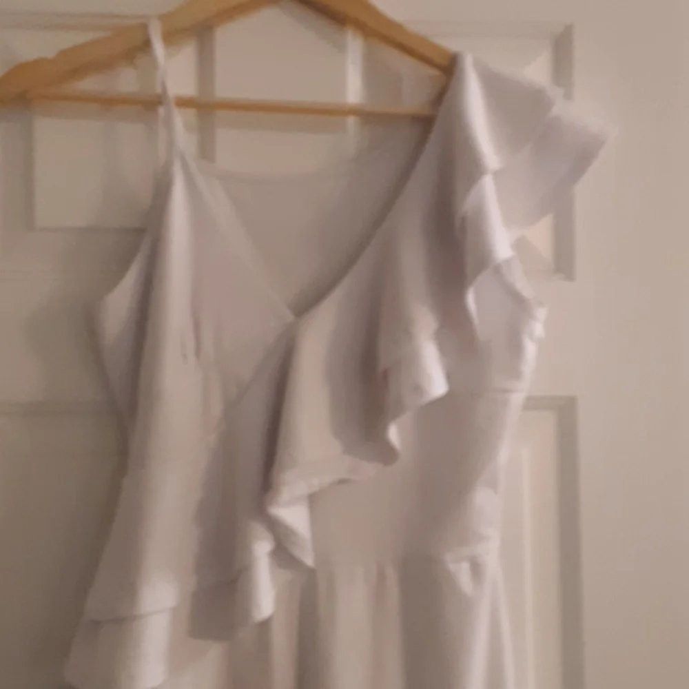 Womens sleeveless romper sz med - Picture 2 of 4